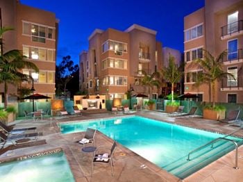 Two relaxing courtyard pools and spas